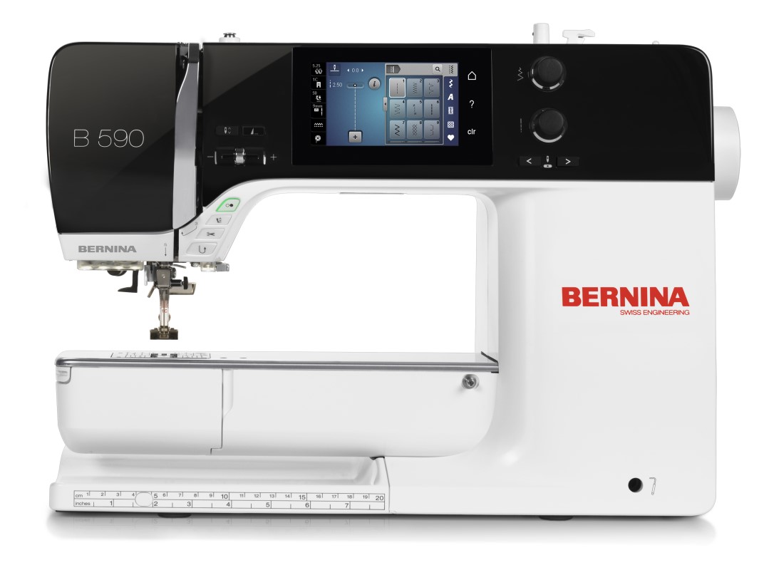BERNINA 590 mit Standard-Stickmodul und Software